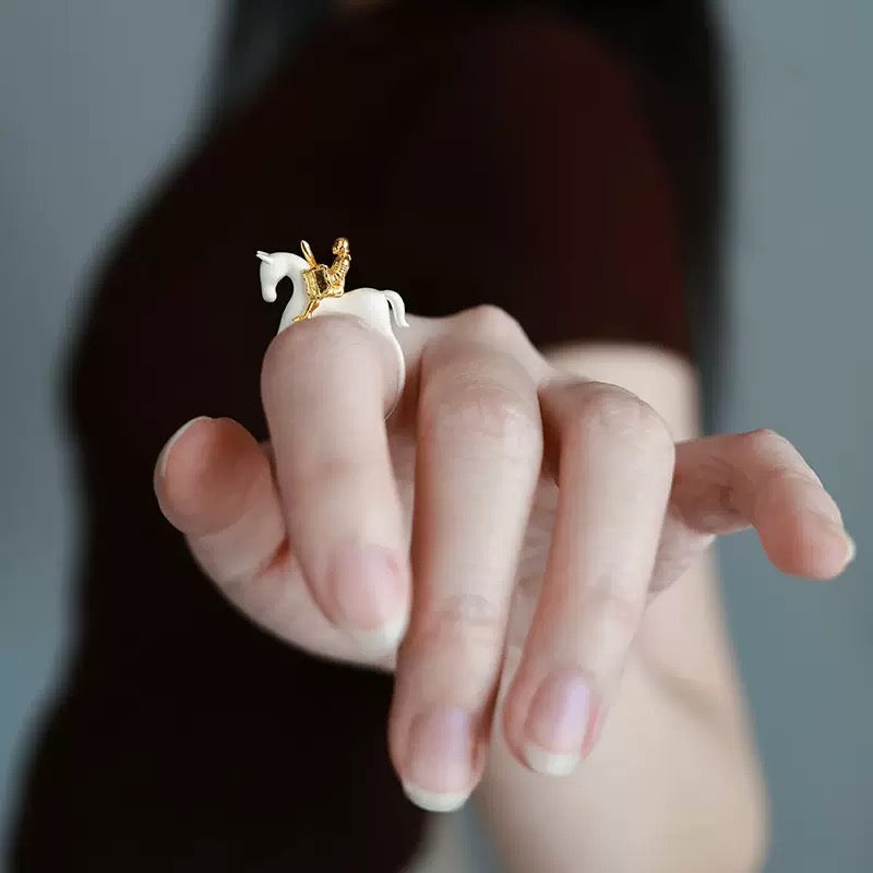 P1(White Horse Knight Ring）—  Premium Line